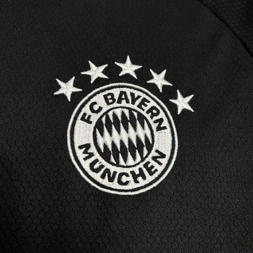 FC Bayern All Black