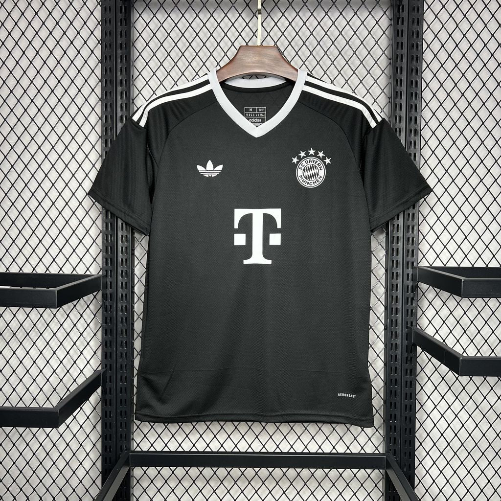 FC Bayern All Black